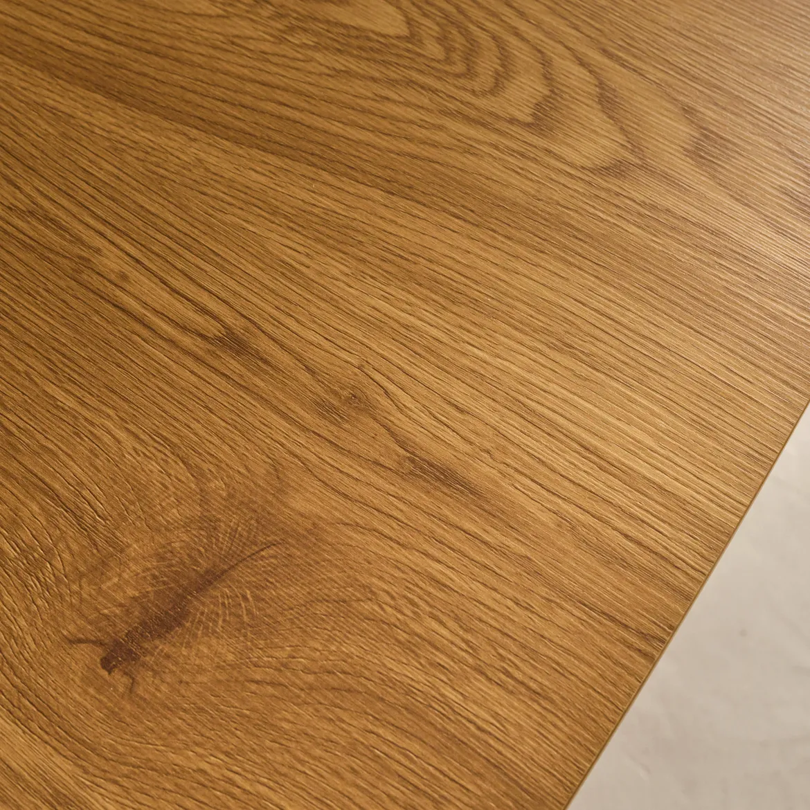 Tavolo da pranzo quadrato effetto legno con gambe in metallo nero 4 posti