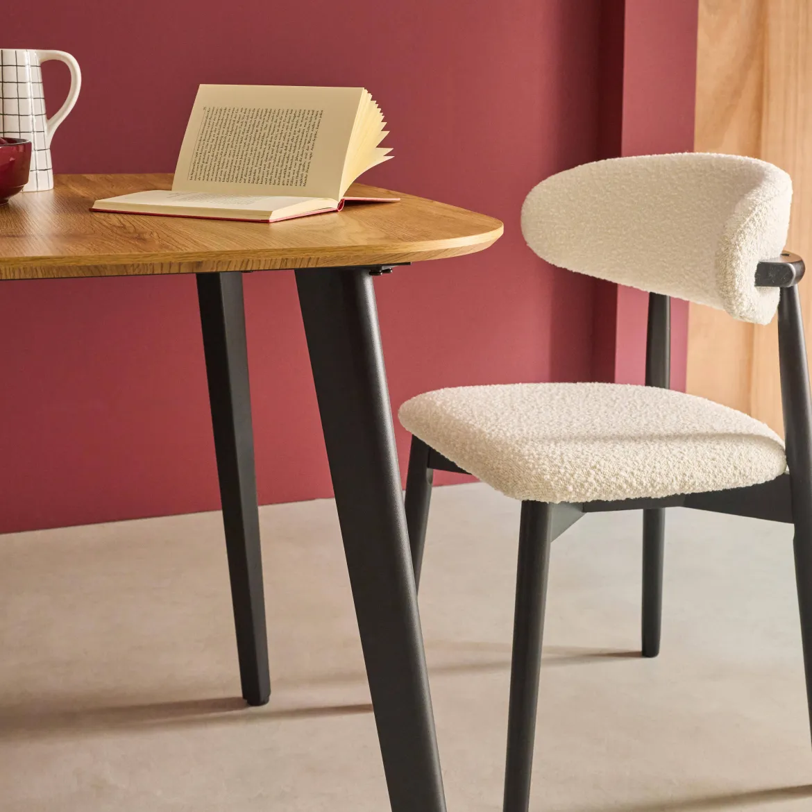 Tavolo da pranzo quadrato effetto legno con gambe in metallo nero 4 posti