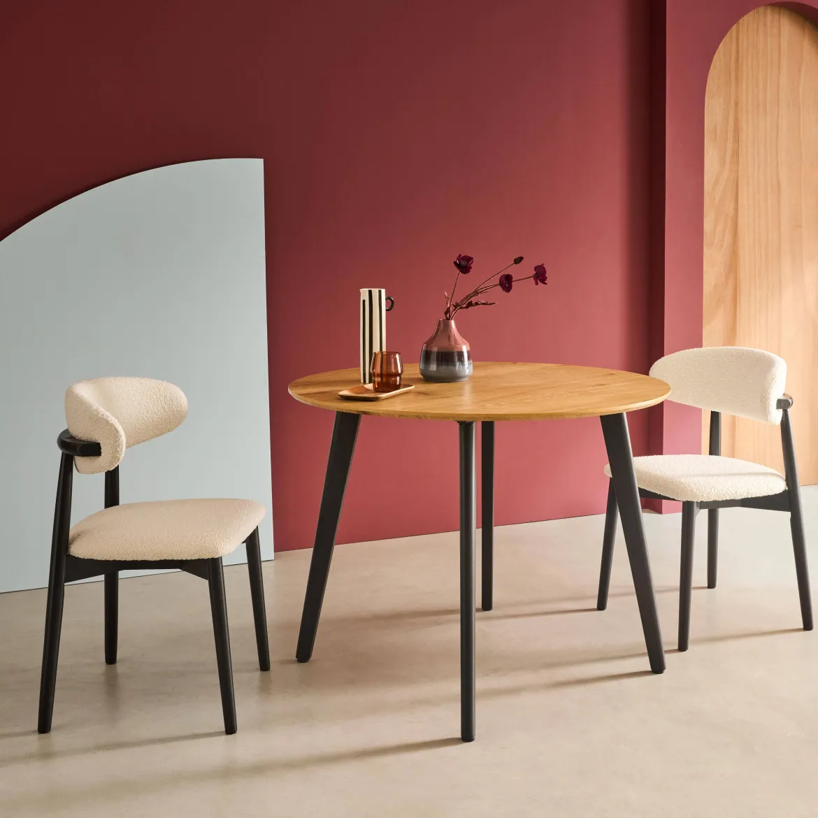 Tavolo da pranzo rotondo effetto legno con gambe in metallo nero 4 posti