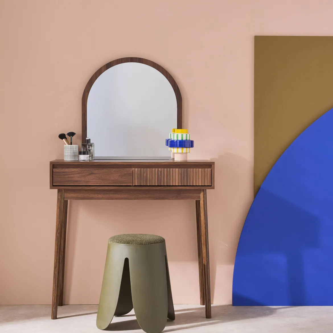 Toeletta trucco decorata in legno con specchio e 2 cassetti, 90cm